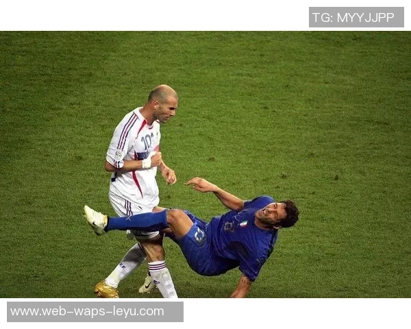 齐达内室内足球的魅力与技巧探讨：如何提升你的室内足球水平与战术意识